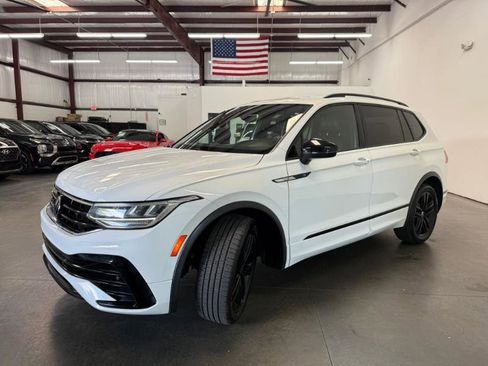 Used 2022 Volkswagen Tiguan SE R-Line FWD image 29