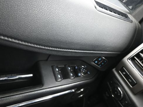 Used 2020 Ford Expedition XLT w/ Equipment Group 202A image 12