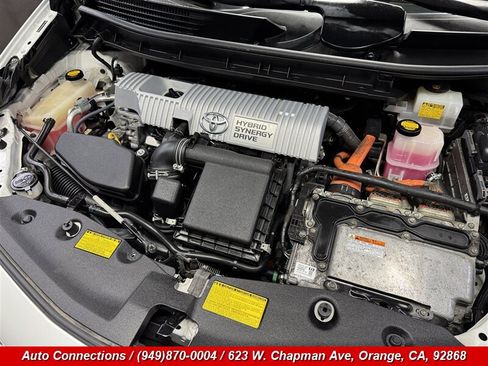 Used 2014 Toyota Prius V Three FWD image 24