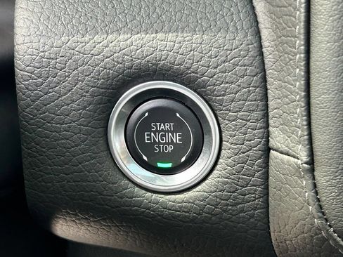 Used 2024 GMC Yukon Denali RWD image 22