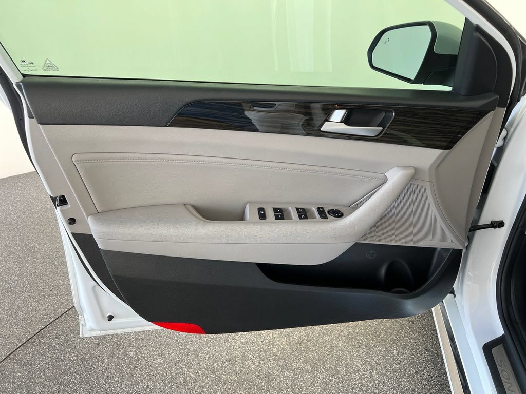 Used 2017 Hyundai Sonata Limited FWD image 13