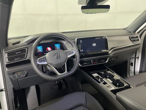 New 2026 Volkswagen Atlas Cross Sport SE image 8