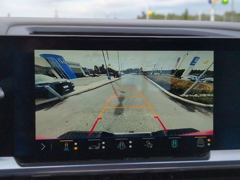 Used 2024 Chevrolet Silverado 2500 LTZ w/ LTZ Plus Package image 18