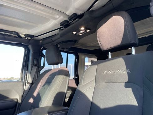 Used 2021 Jeep Wrangler Unlimited Sahara AWD/4WD image 19