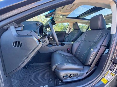 Used 2024 Lexus ES 350 Ultra Luxury w/ Accessory Package (Z2) image 23