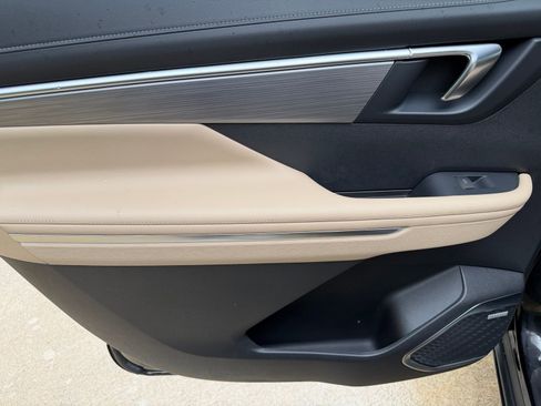 Used 2025 Buick Enclave Preferred image 22