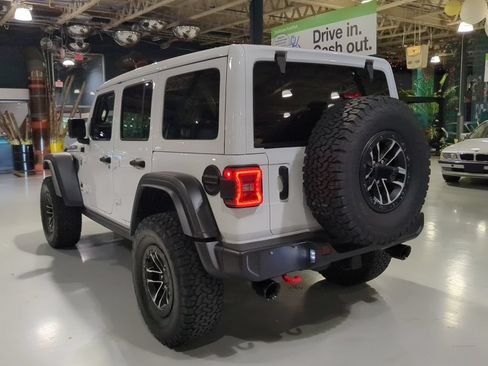 Used 2024 Jeep Wrangler Unlimited Rubicon w/ XTREMEE 35" Tire Package AWD/4WD image 10
