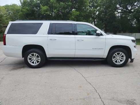Used 2015 Chevrolet Suburban LT RWD image 9