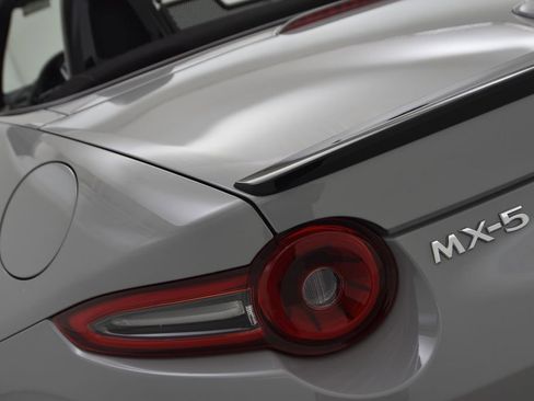 Certified 2024 MAZDA MX-5 Miata Club w/ Appearance Package image 37