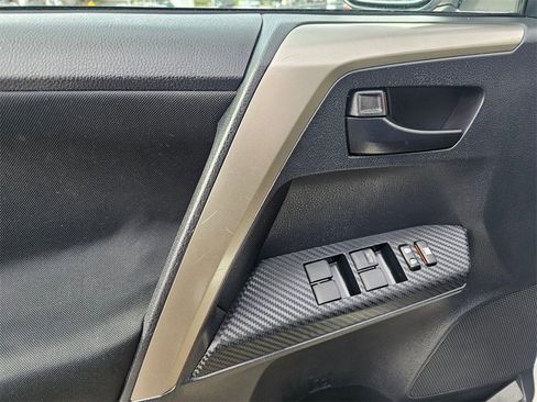 Used 2013 Toyota RAV4 XLE image 23