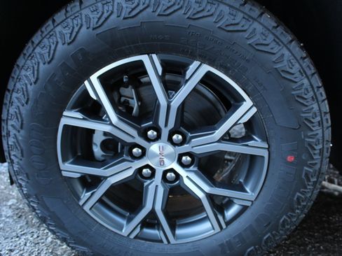 New 2026 GMC Acadia AT4 w/ Super Cruise Package image 6