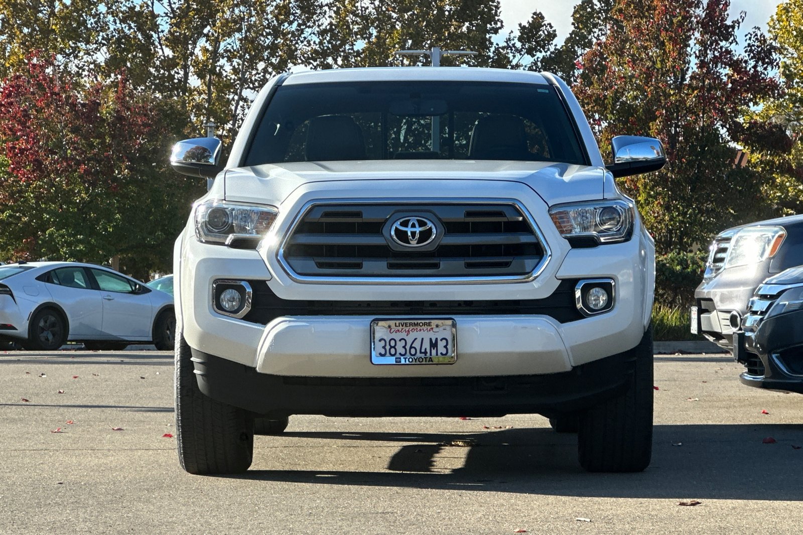 Used 2016 Toyota Tacoma Limited w/ Towing Package RWD image 9