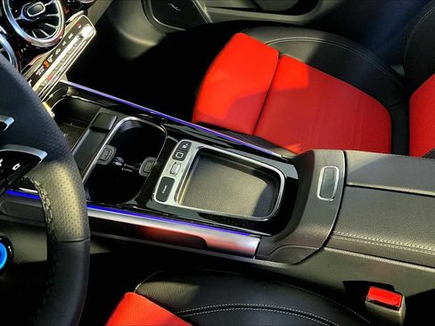 New 2026 Mercedes-Benz GLB 35 AMG 4MATIC image 10