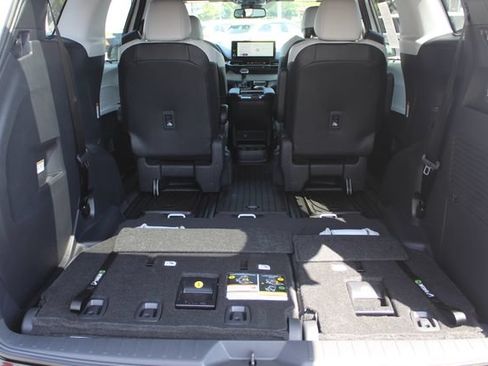 Certified 2026 Toyota Sienna XSE FWD image 21