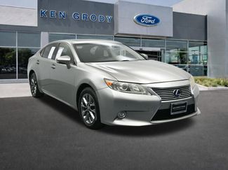 Used 2015 Lexus ES 300h w/ Navigation System Package 360° Tour