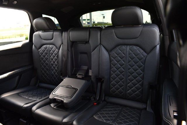 Used 2021 Audi SQ7 Premium Plus w/ Executive Package AWD/4WD image 23