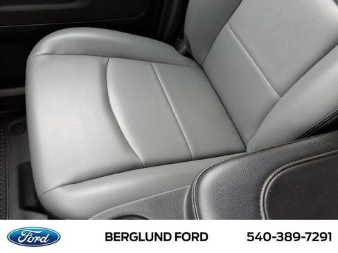 Used 2022 RAM 2500 Tradesman w/ Chrome Appearance Group image 32