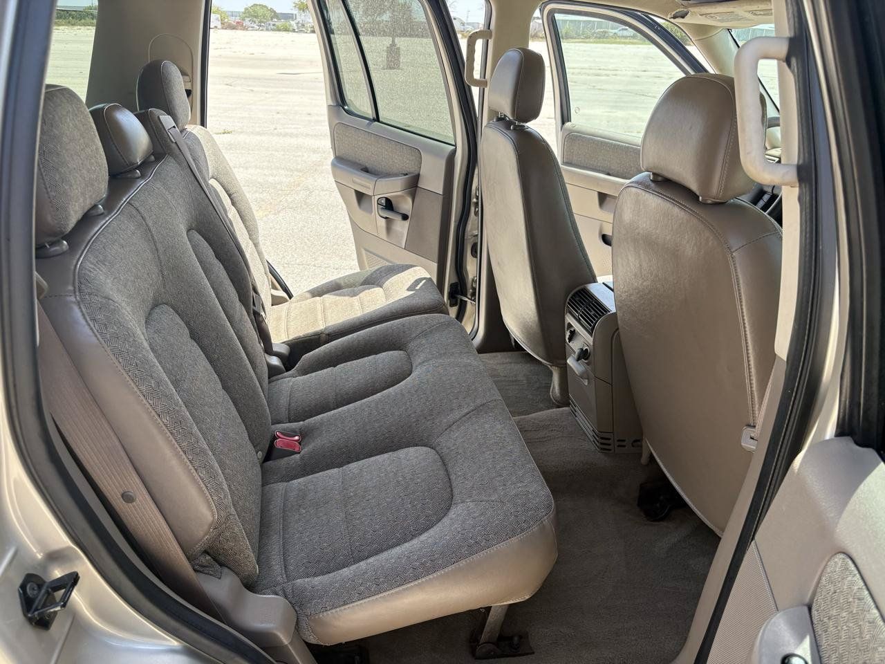 Used 2004 Ford Explorer XLS RWD image 22
