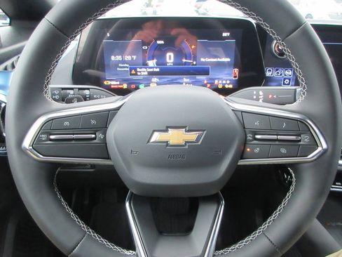 New 2026 Chevrolet Equinox EV LT image 23