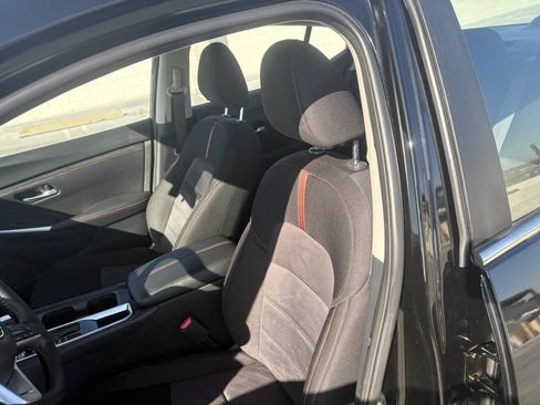 Used 2025 Nissan Sentra SR image 16