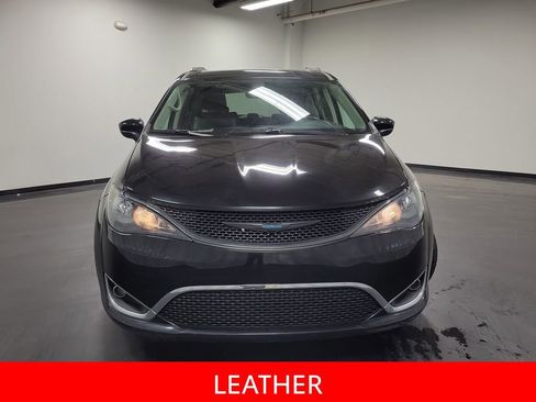 Used 2021 Chrysler Voyager Lxi image 3