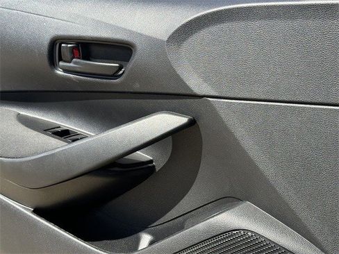 Used 2022 Toyota Corolla LE image 23