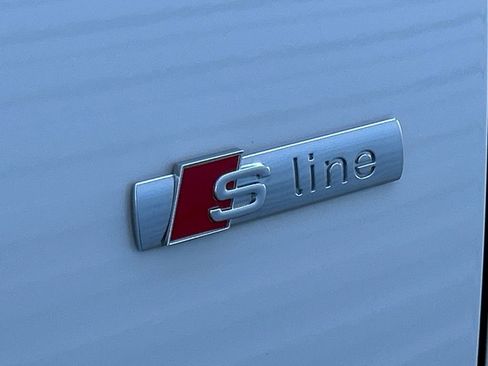 Used 2022 Audi Q3 2.0T Premium image 34