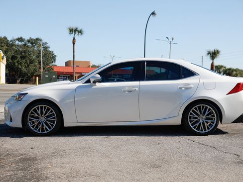 Used 2017 Lexus IS 200t image 8