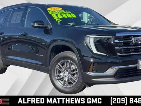 Used 2025 GMC Acadia Elevation image 1