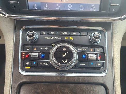 Used 2020 Lincoln Continental Reserve w/ Luxury Package image 28