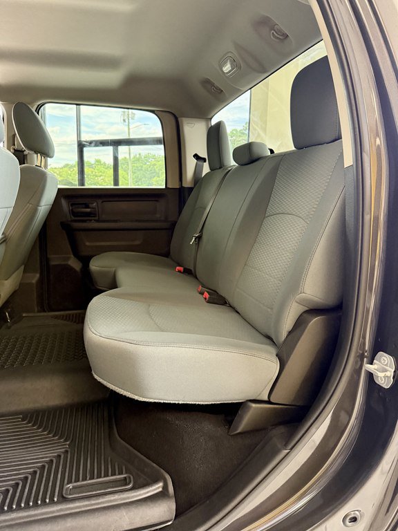 Used 2018 RAM 2500 Tradesman w/ Chrome Appearance Group RWD image 17