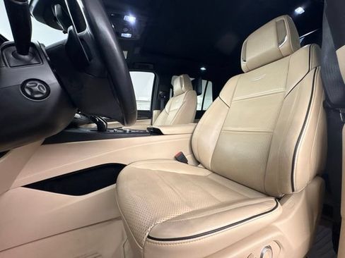 Used 2023 Cadillac Escalade Premium Luxury w/ LPO, Floor Liner Package AWD/4WD image 17