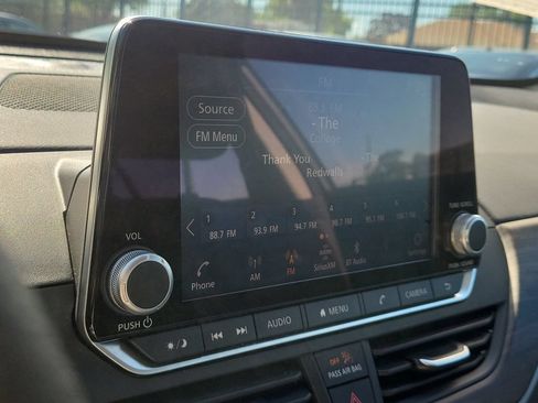Used 2025 Nissan Altima 2.5 SV FWD image 27