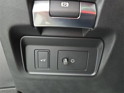 Used 2023 Land Rover Range Rover Evoque R-Dynamic SE image 26