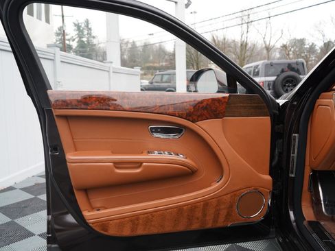Used 2011 Bentley Mulsanne image 16