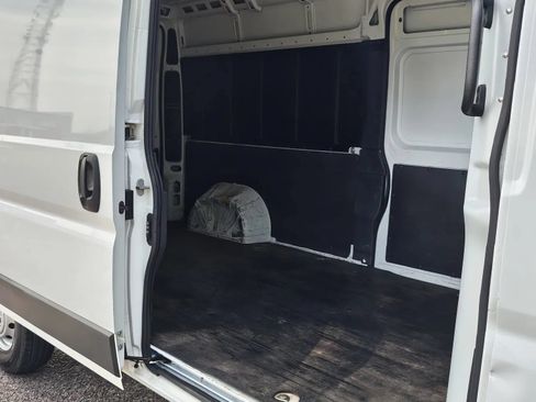 Used 2017 RAM ProMaster 2500 w/ Interior Convenience Group FWD image 6