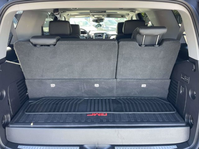 Certified 2019 GMC Yukon Denali w/ Denali Ultimate Package RWD image 11