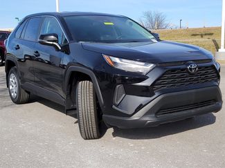 Used 2025 Toyota RAV4 LE video 1