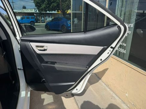 Used 2017 Toyota Corolla LE w/ Carpet Mat Package (TMS) FWD image 27
