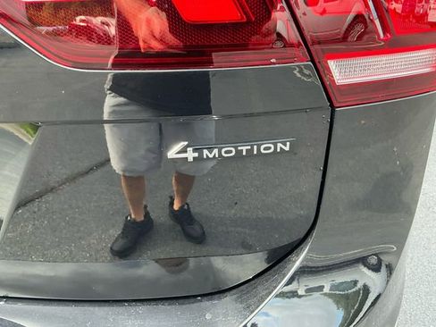 Used 2022 Volkswagen Tiguan SE image 17