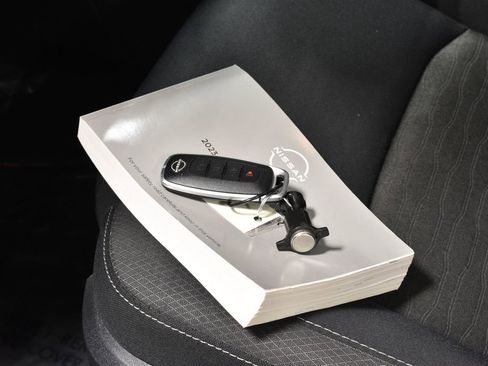 Used 2023 Nissan Pathfinder SV image 38