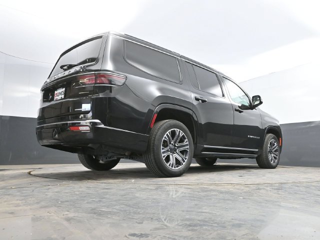 Used 2024 Jeep Wagoneer Series II AWD/4WD image 36