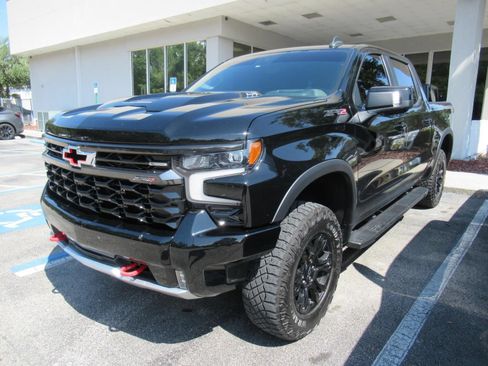 Used 2023 Chevrolet Silverado 1500 ZR2 w/ Technology Package AWD/4WD image 2