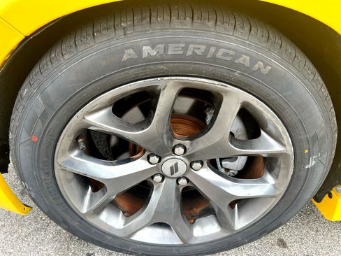 Used 2017 Dodge Charger R/T w/ Plus Group image 3