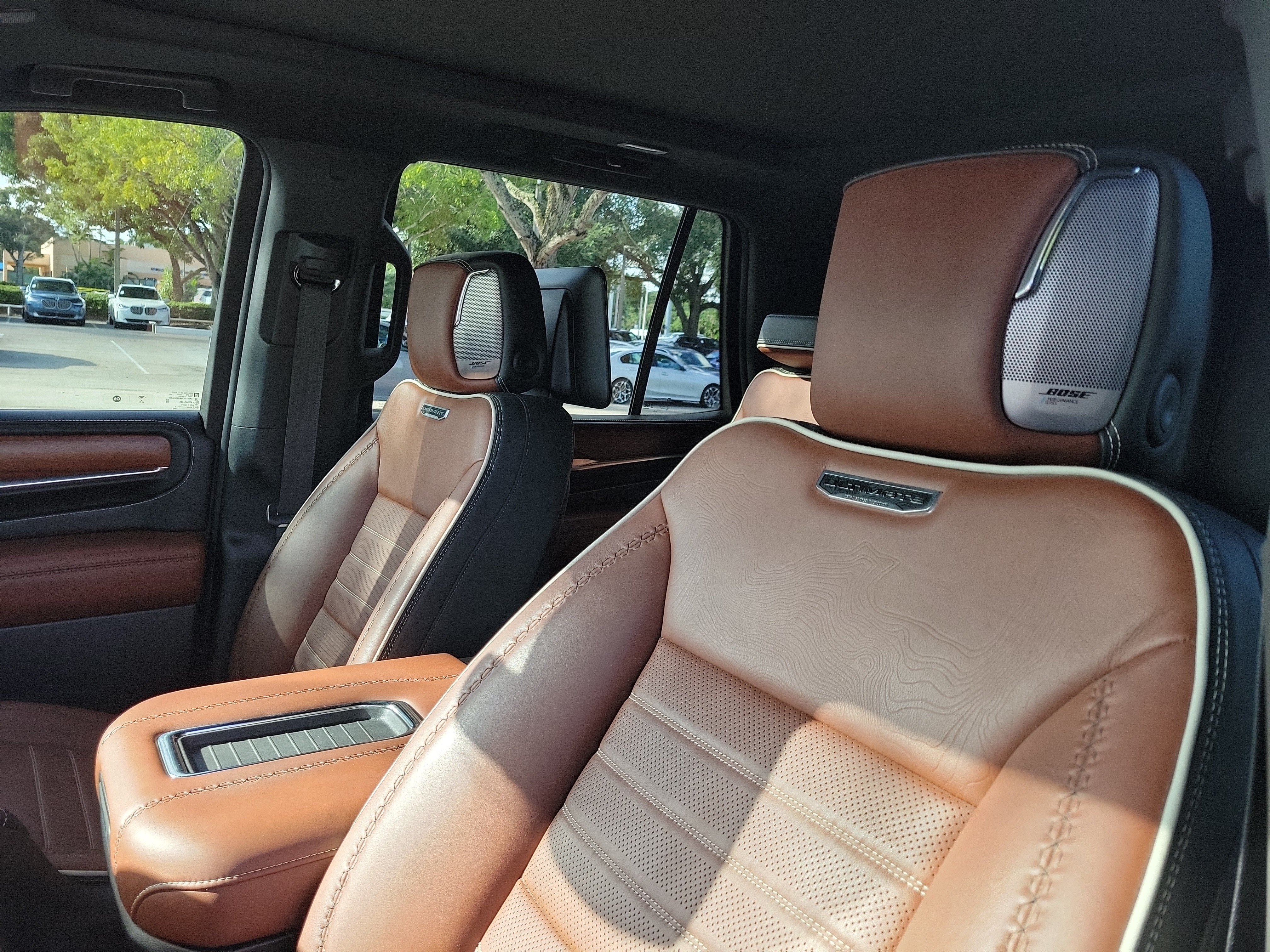 Used 2024 GMC Yukon Denali Ultimate AWD/4WD image 16
