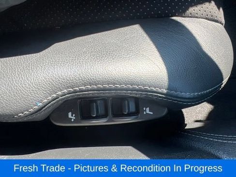 Used 2009 Nissan 370Z Touring RWD image 17