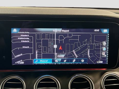 Used 2022 Mercedes-Benz E 350 Sedan image 9