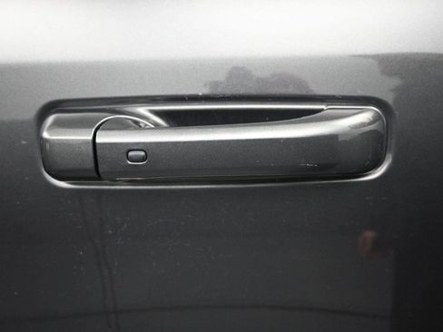 Used 2015 RAM 1500 Sport w/ Convenience Group image 8