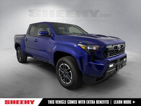 Certified 2025 Toyota Tacoma TRD Sport w/ TRD Sport Premium Package AWD/4WD image 1