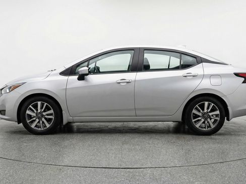 Used 2025 Nissan Versa SV FWD image 4